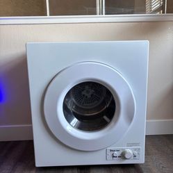 Great Condition - Magic Chef Portable Dryer 2.6 Cubic Ft