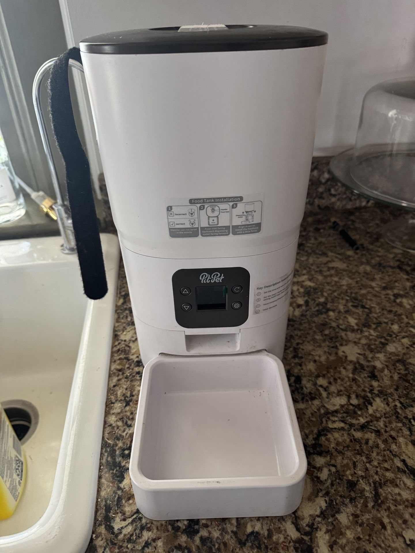 Automatic Dog/Cat Food Feeder