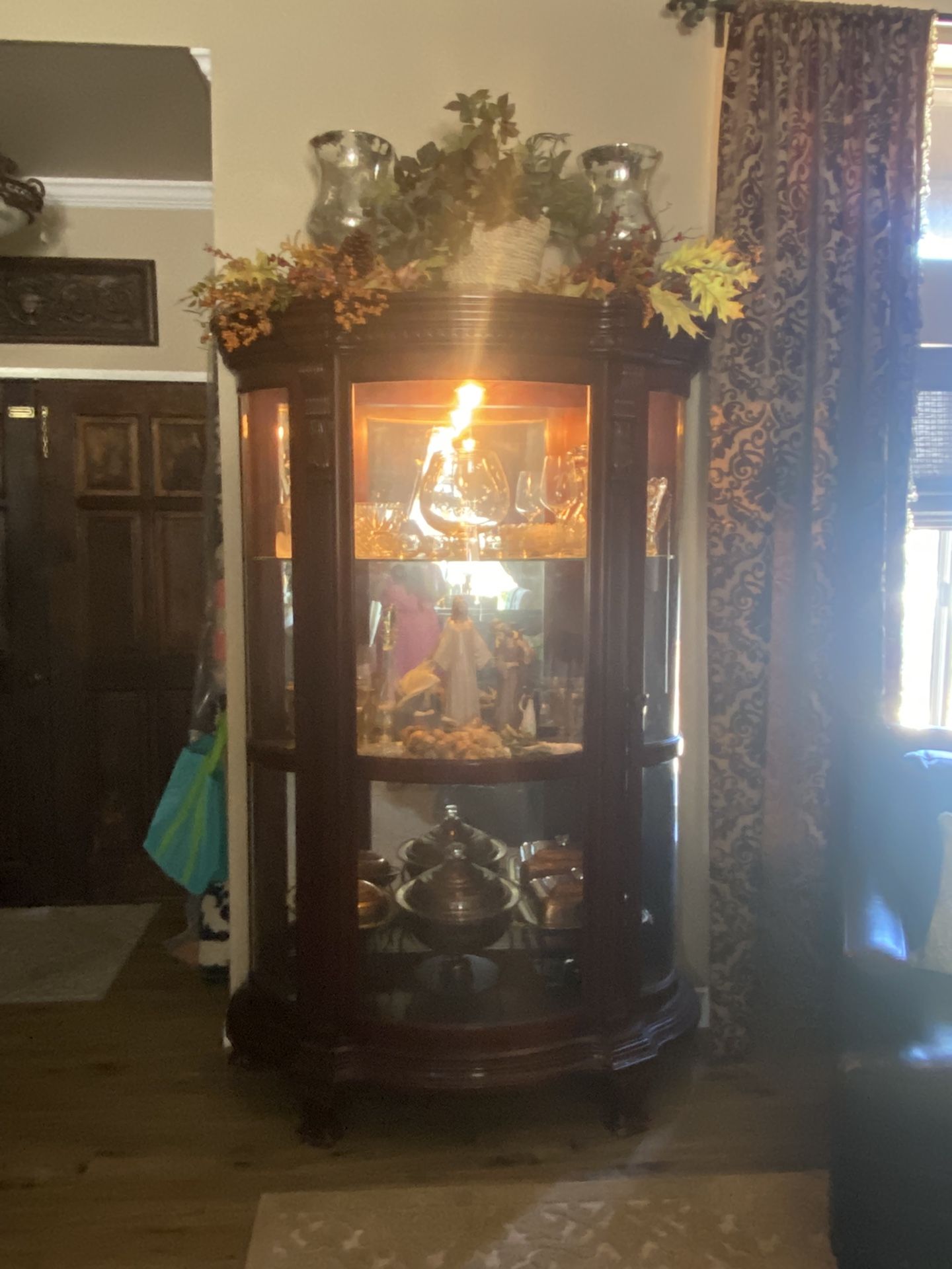Glass Hutch With Light
