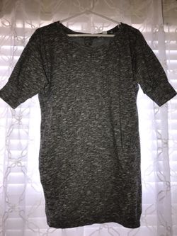 S/P Forever 21 Long Gray Shirt. Very Nice. Like Brand New. Snaps All Way Up The Back. See Pics