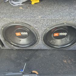 2 Jbl 12in Subwoofers 