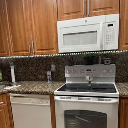 Over The Range Microwave Like New 