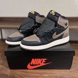 Nike Air Jordan Retro High OG Palomino GS 7 W + 5.5 Y Asking 200.00