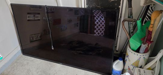 Polarid 65 inch tv