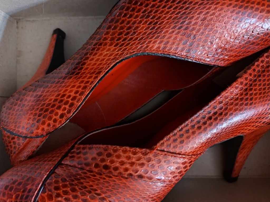 Stunning Vintage Red Snakeskin Heels #prom #valentine