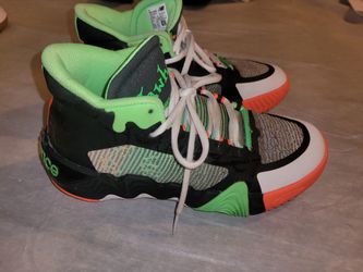 Kawhi Leonard Goosebumps R.L. Stine - Size 3.5 New Balance 3