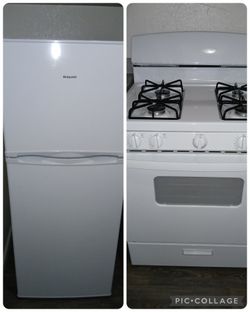 $400 HOT POINT REFRIGERATOR & GAS RANGE SET $400