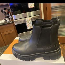 Timberland Women's Greyfield Chelsea black Boots Lug sole size 7.5/8
