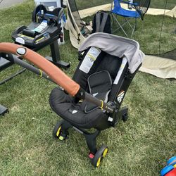 Doona Stroller/Car Seat