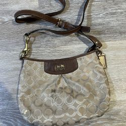 Preowned coach handbag 