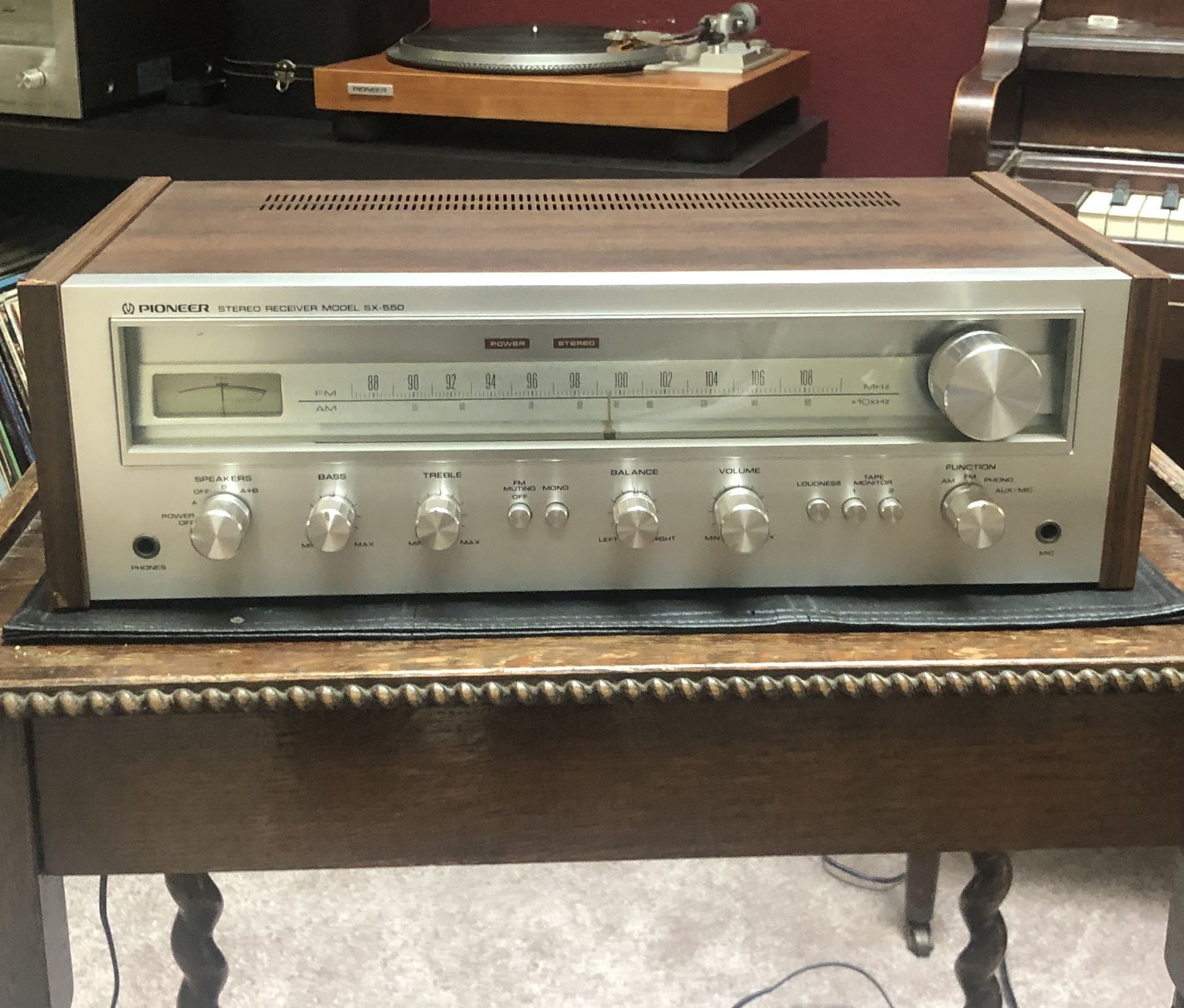 Sold- Vintage Pioneer SX-550 Receiver 