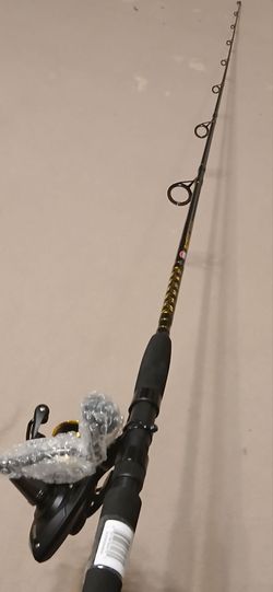 1)Brand New Penn Battle ll 5000 combo on Penn Battle ll Graphite medium Heavy .Action Fast perfect foam grip 7'0 Rod