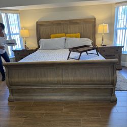 King Sleigh Bed