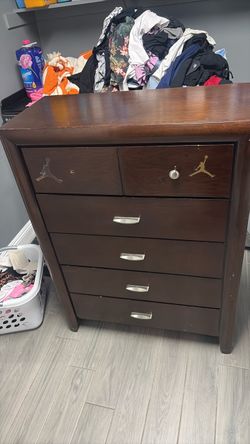 Dresser