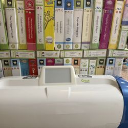 Cricut Expression 2 Bundle With 39 Cartridges 