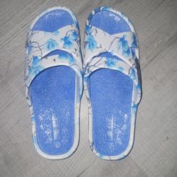 Woman Sandel Size 11