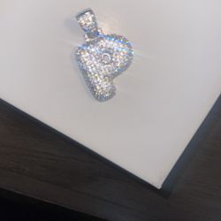 P Pendant 