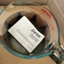 Pyrex 4 Cup Glass Measuring Cup - NEW