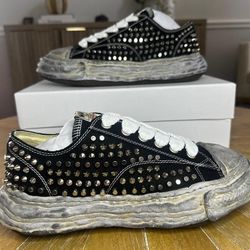 Maison Yasuhiro Peterson 23 Studded Low Sneakers 