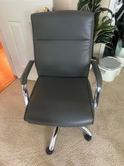 Desk chair