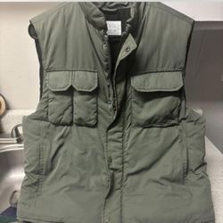 Zara puffer vest jacket Size Medium 