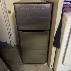 Frigidaire 4.5 Cu. ft. 2 Door Compact Refrigerator in Platinum