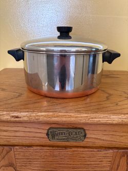 Revere Ware Copper Bottom 4.5 qt Dutch oven with Lid.     B