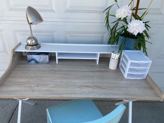 Desk set