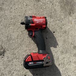 Milwuakee Fuel M18 1/2in Impact Wrench W Battery 