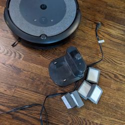 Roomba i3 Vacuum With Spare Filters