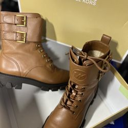 Michael Kors Size 6 PRICE DROP $130