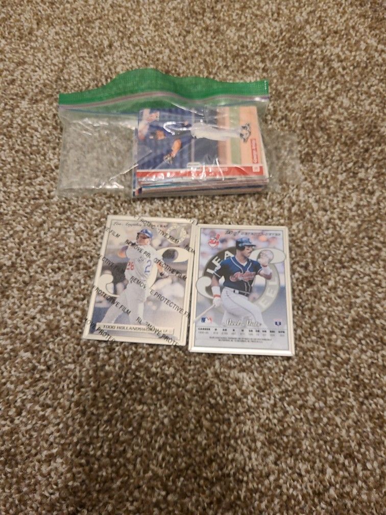 1996 Baseball Trading Cards Comes With 2 Steel Cards