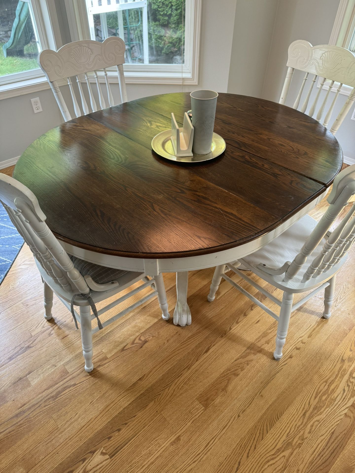 Pedestal Table