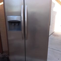 Frigidaire  Refrigerator 