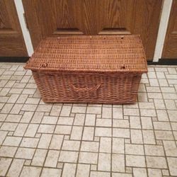  Vintage Large Square Wicker Basket 🧺
