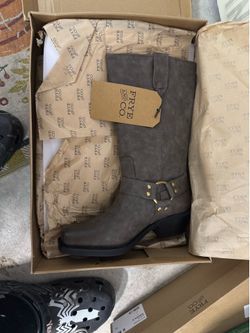 Frye and Co. women’s Lorrie stacked heel boots size 9.5M