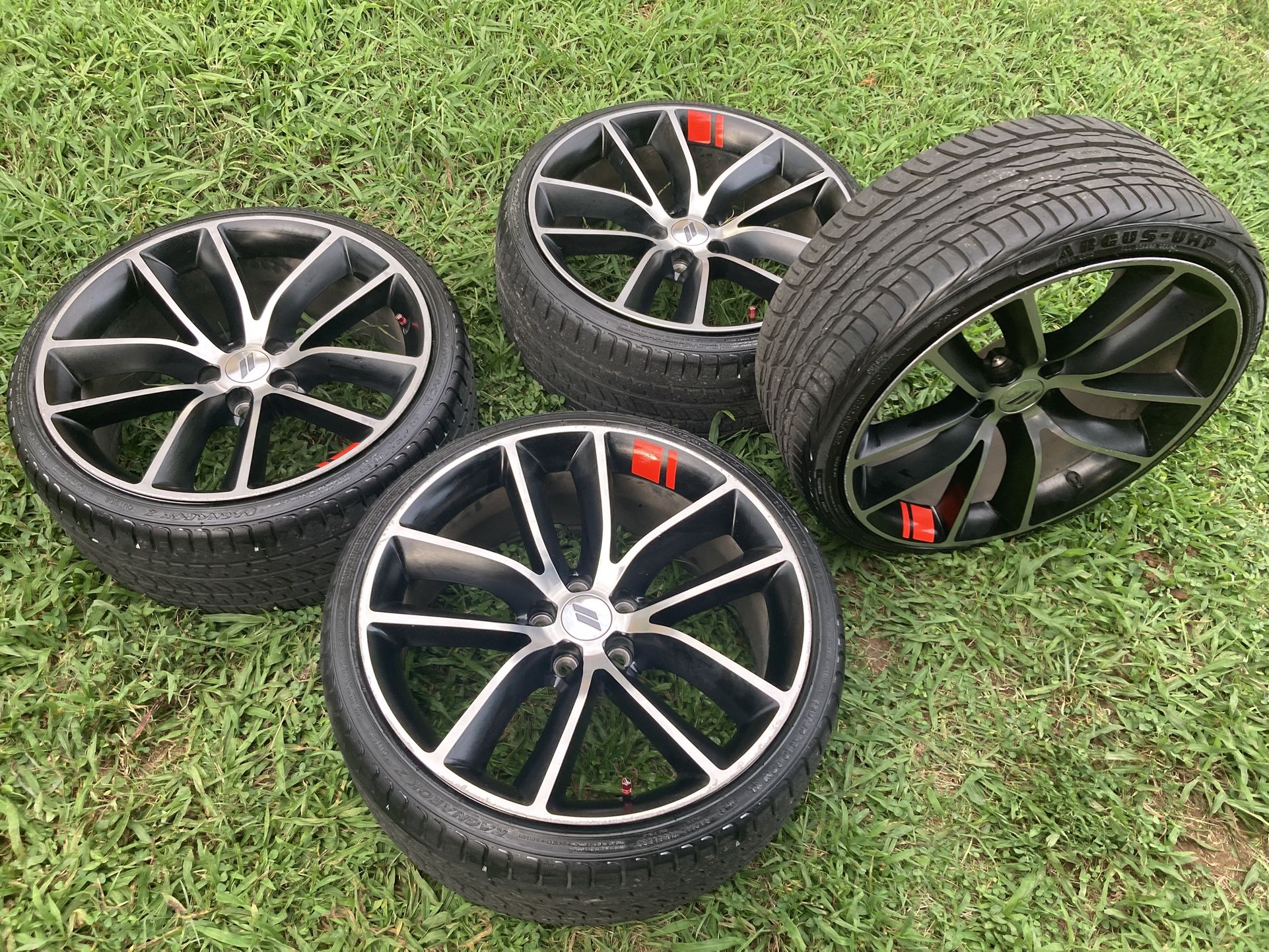 245/30z/R20 dodge sport universal rim 20’