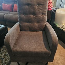 Rocker/swivel Chair