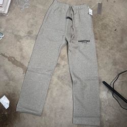 🔥 FEAR OF GOD ESSENTIALS SWEATPANTS – DARK OATMEAL – SIZE SMALL (NEW)