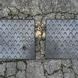 Pair of Black Vevor Rubber Heavy Duty Curb Ramps 