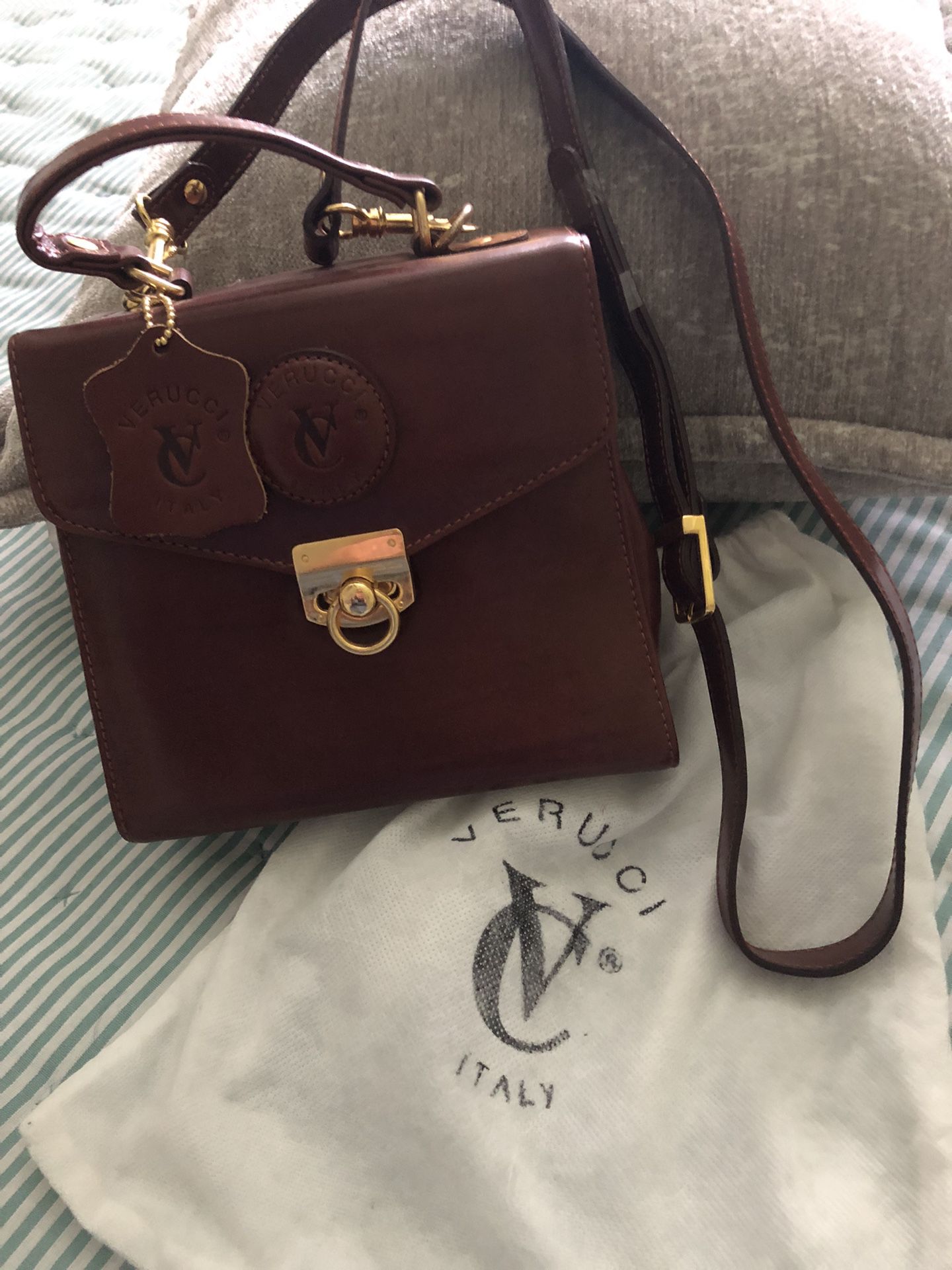 LV Crossbody Purse for Sale in Fort Myers, FL - OfferUp