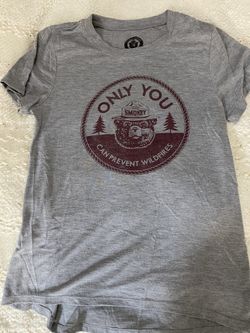 Women’s Smokey The Bear Graphic Tee - Size small