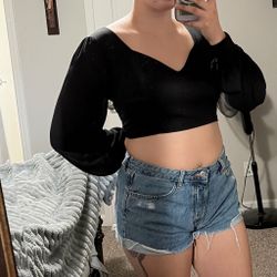 Black long sleeve cropped blouse