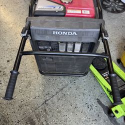 Honda EU7000 Fuel Generator