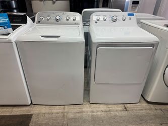 GE Top Load Washer and Gas Dryer Set