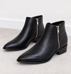 Steve Madden leather ankle boots Size 9.5