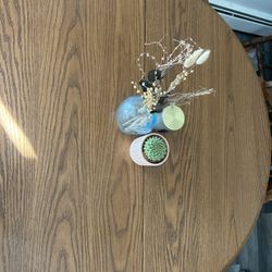 Wooden Table With 5 Chairs And An Extender 