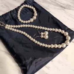 FAUX PEARL SET