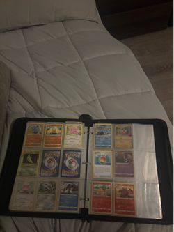Pokemon binder (CHECK DESC)