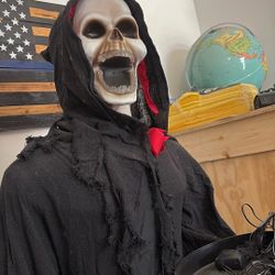 Gemmy 2013 6ft Tall Life Size Animated Night fright